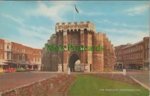Hampshire Postcard - The Bargate, Southampton  RS31127