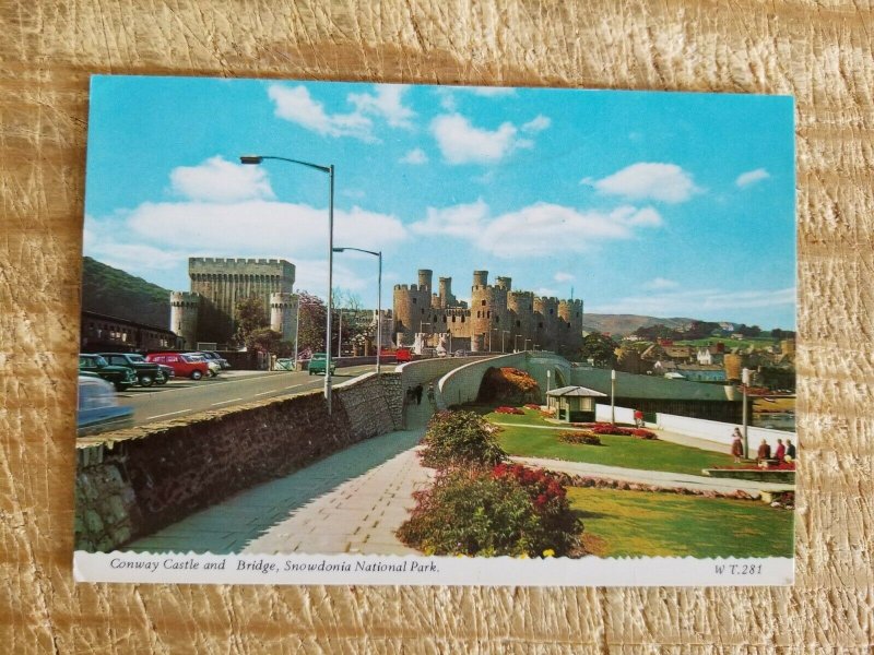 CONWAY CASTLE AND BRIDGE,SNOWDONIA NATIONAL PARK.VTG USED POSTCARD*P14