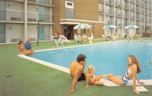 Washington, D.C.  HOWARD JOHNSON'S MOTOR LODGE Motel Pool ROADSIDE Postcard