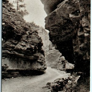 c1910s Manitou, Colo. The Narrows Williams Canyon Litho Photo Postcard Canon A26