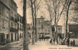 France Rivesaltes Place de la République Vintage Postcard 03.85