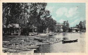 J14/ Fremont Michigan Postcard c1910 Boat Landing Fremont Lake  172