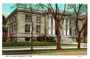 Postcard LIBRARY SCENE Mason City Iowa IA AP4737