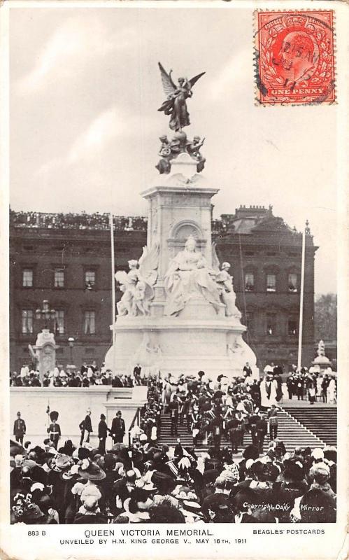 BR79417 queen victoria memorial london real photo   uk