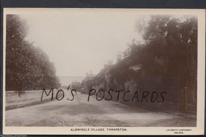 Northamptonshire Postcard - Aldwincle Village, Thrapston, Real Photo   P549