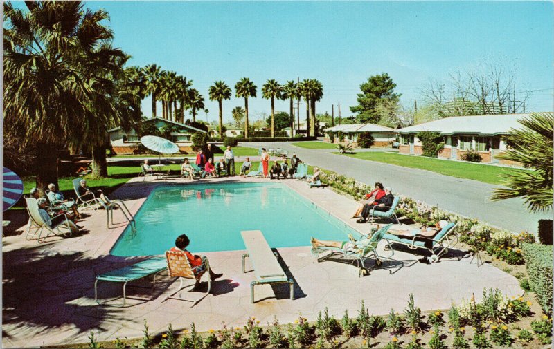 Phoenix AZ Circle Palms Apartments People Pool Unused Vintage Postcard G19
