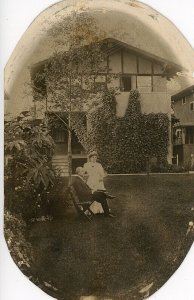 Postcard RPPC View of a Home In Chicago, IL Trimmed.      Y9