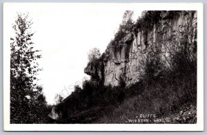 K44/ Canada RPPC Postcard c40-50s Wiarton Ontario Cliffs 521