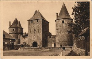 CPA Fougeres Entree du Chateau (1237536)