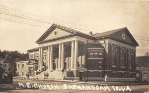 Shenandoah Iowa~ME-Methodist Episcopal Church~People @ Entrance~1911 RPPC