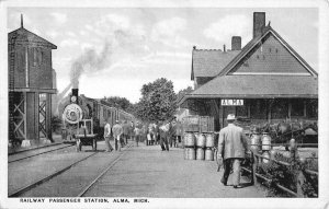 Alma Michigan Railway Passenger Station Exterior Antique Postcard KK1914