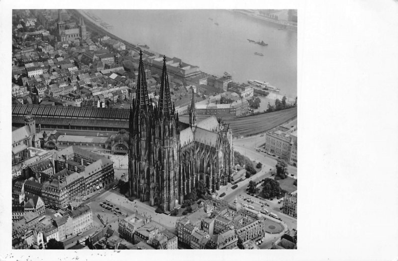 B090 Germany Koeln am Rhein Cologne Cathedral RPPC vintage postcard