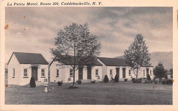 La Petite Motel in Cuddebackville, New York