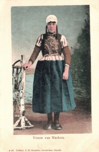 Vintage Postcard 1900's A Dutch Woman Vrouw van Marken Netherlands NL