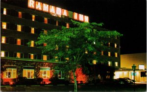 Green Bay WI Beaumont Ramada Inn Hotel Unused Postcard G97