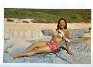 241083 USA HAWAII Semi-nude girl Lei at beach photo Tom Wash