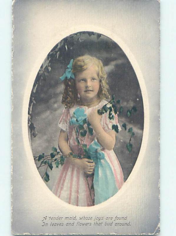 Pre-Linen CUTE GIRL WITH BOW IN HAIR HOLDS LEAVES AND FLOWERS HJ4325