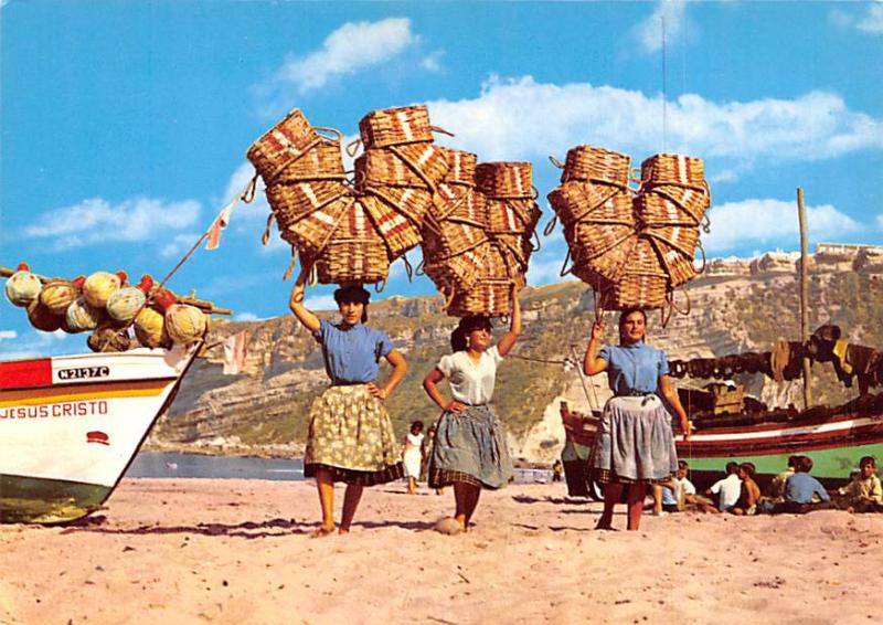 Nazare, Portugal - Baskets