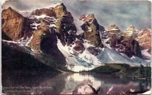 c1910 CANADIAN ROCKIES VALLEY OF THE TEN PEAKS PACIFIC RAILWAY POSTCARD 43-35