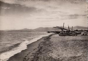 BF14170 canet plage pyr or bateaux de peche sur la plage france front/back image