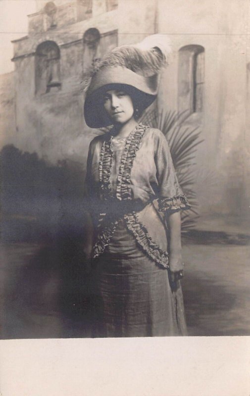 YOUNG WOMAN-STYLISH DRESS & FEATHER HAT-LOS ANGELES STUDIO REAL PHOTO POSTCARD