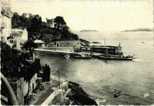 CPM Dinard- Promenade du Clair de Lune et les Vedettes FRANCE (1022518)