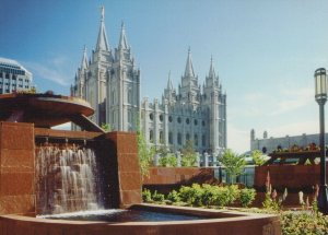 America Postcard - LDS (Mormon) Temple, Salt Lake City, Utah  RRR142