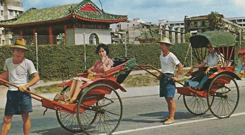 CE-237 China, Hong Kong, Rickshaws Pleasure Rides Chrome Postcard