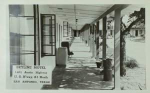 RPPC Skyline Motel, San Antonio, Texas Vintage Postcard F71