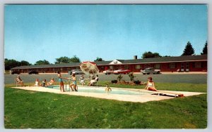 Swimming Pool, Old Cars, Coronet Motel, Danvers, Massachusetts, 1960 Postcard