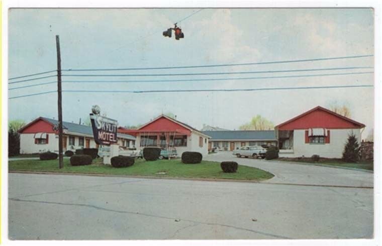 Winchester, Kentucky,  Early View of The Skylit Motel