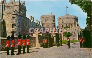 Postcard Modern Changing of the Guard Windsor Castle