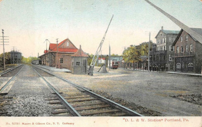 D. L. & W. STATION TRAIN DEPOT PORTLAND PENNSYLVANIA POSTCARD 1907