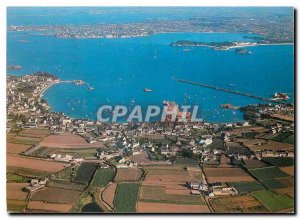 Postcard Modern Color Brittany in Ile de Batz Enez Vaz (Finstere)