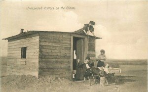 Bloom Bros #C-1910 Homestead Cabin women Visitors #1065 Postcard 20-6600