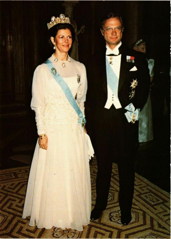 CPM AK King Carl XVI Gustaf and Queen Silvia SWEDISH ROYALTY (845084)