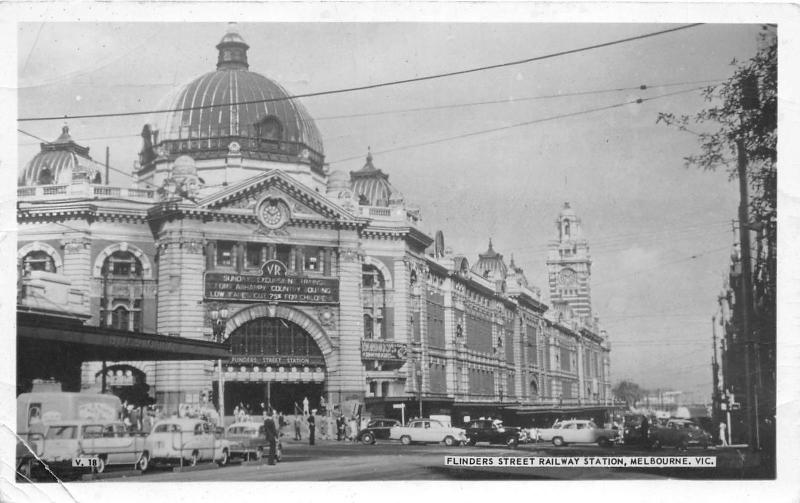 BR62483  flinders street railway station melbourne car  real photo australia