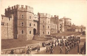 uk3948 windsor castle henry Vlll gate berkshire real photo uk drumps guards