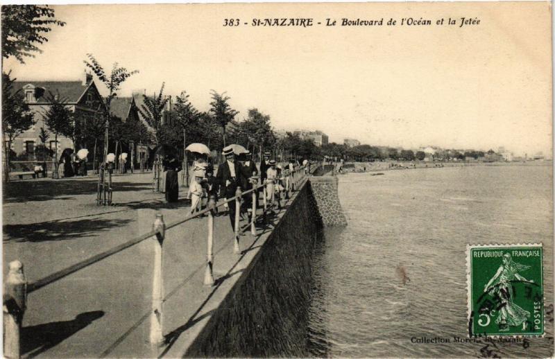 CPA St-Nazaire - Le Boulevard de l'Ocean et la Jetee (588087)