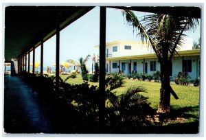 c1960 Bon-Aire Apts. Motel Gulf Mexico Belle Vista Beach St. Petersburg Postcard