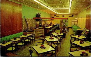 Postcard Interior of Raoul's Restaurant in Gulfport, Mississippi~132285 