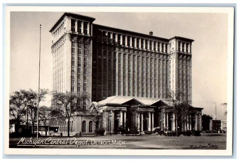 c1950's Michigan Central Depot Building Detroit Michigan MI RPPC Photo Postcard