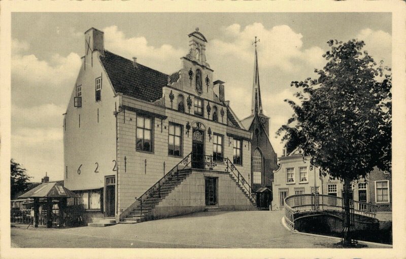 Netherlands Oud Beijerland Raadhuis met Nederlands Hervormde kerk 03.25