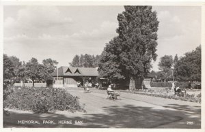 Kent Postcard - Memorial Park - Herne Bay - Real Photograph - Ref 4791A