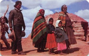 NAVAJO FAMILY Indian Hogan Native Americana AZ NM Vintage Postcard ca 1950s