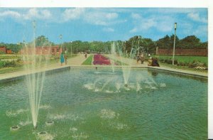 Hampshire Postcard - Southsea Castle Gardens and Fountain - Ref 20068A