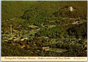 VINTAGE CONTINENTAL SIZE POSTCARD NORTHERN ENTRANCE TO GREAT SMOKIES GATLINBURG 