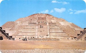 The Plaza nd Pyramid to the Moon San Juan Teotihuacan Mexico Tarjeta Postal U...