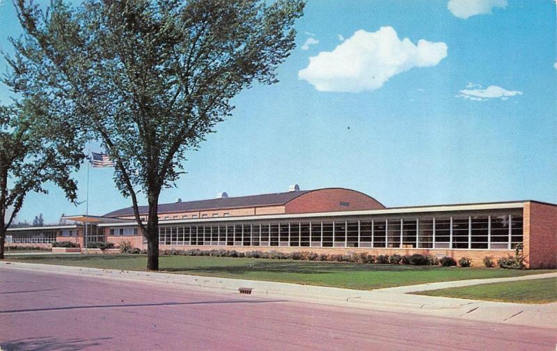 FOND DU LAC, WI Wisconsin    WINNEBAGO LUTHERAN ACADEMY    1961 Chrome Postcard