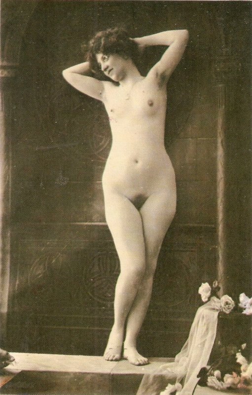 Risque. Nude Lady Moder Spanish repro of old French PC.Continental size